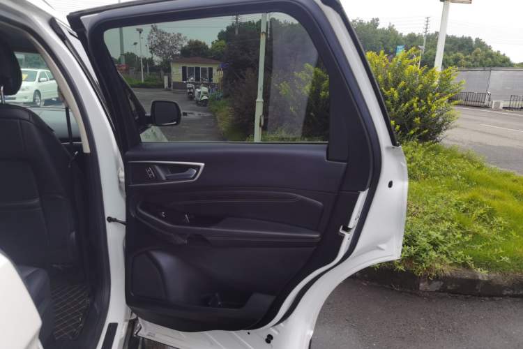 Used Ford Edge 2018 EcoBoost 245 Two-Wheel-Drive Titanium 7-Seater China V Standard
