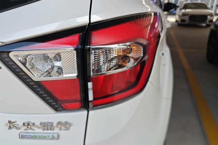 Used Ford Kuga 2018 EcoBoost 180 Two-Wheel-Drive Luxury Wing Edition
