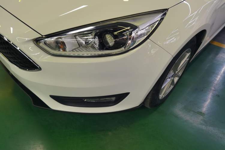 Used Ford Focus 2018 Hatchback Classic 1.6L Automatic Trendy SmartDrive Edition
