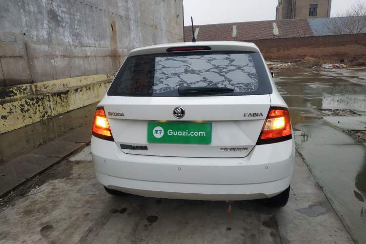 Used Skoda Fabia 2016 1.4L Automatic Car Enjoy Edition