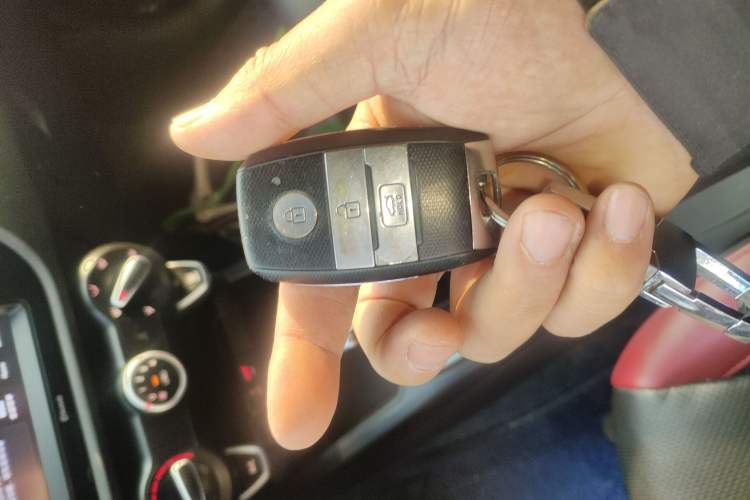 Used Kia KX Cross 2017 1.4L AT GLS