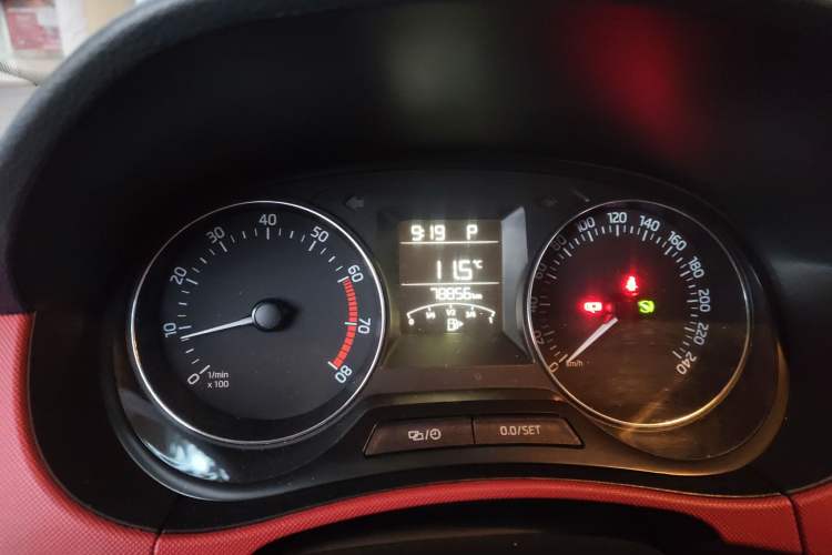 Used Skoda Fabia 2015 1.6L Automatic Sport Edition
