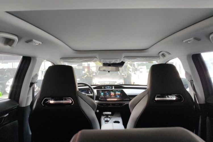 Used Oshan Z6 2023 Blue Whale 1.5T DCT Smart-Led City Edition