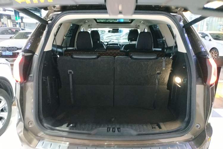 Used Ford Edge 2018 EcoBoost 245 Two-Wheel-Drive Titanium 7-Seater China V Standard
