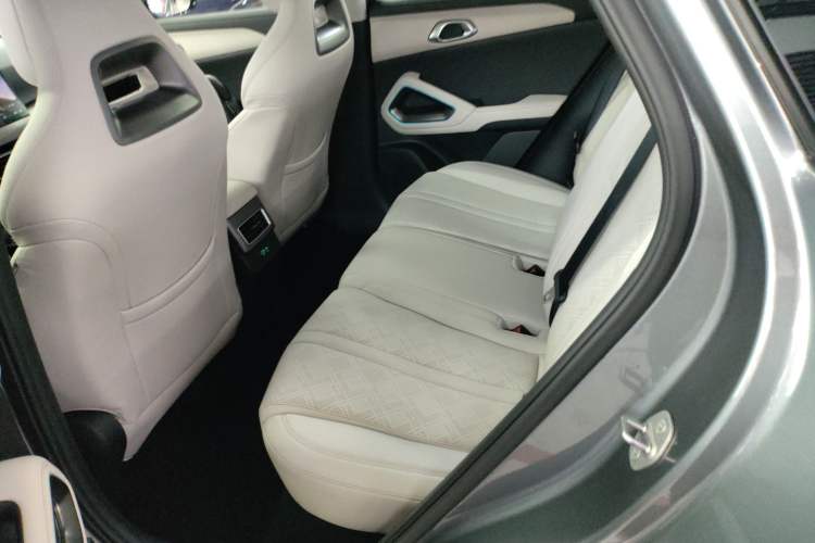 Used BYD Yuan UP 2025 Intelligent Driving Version 401 km Beyond-Range Edition