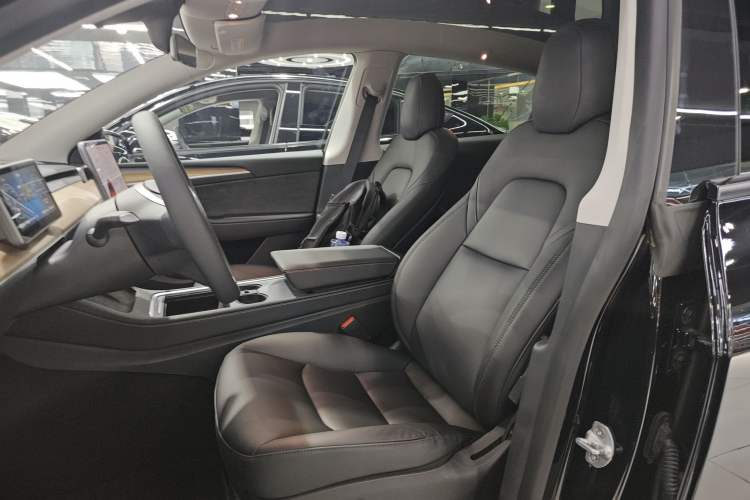 Used Tesla Model Y 2021 Standard Range Rear-Wheel Drive Version
