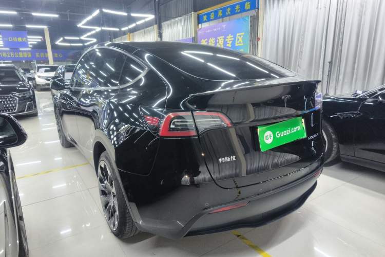 Used Tesla Model Y 2023 Long-Range All-Wheel-Drive Version