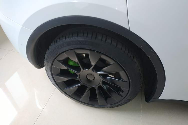 Used Tesla Model Y 2021 Long-Range All-Wheel-Drive Version
