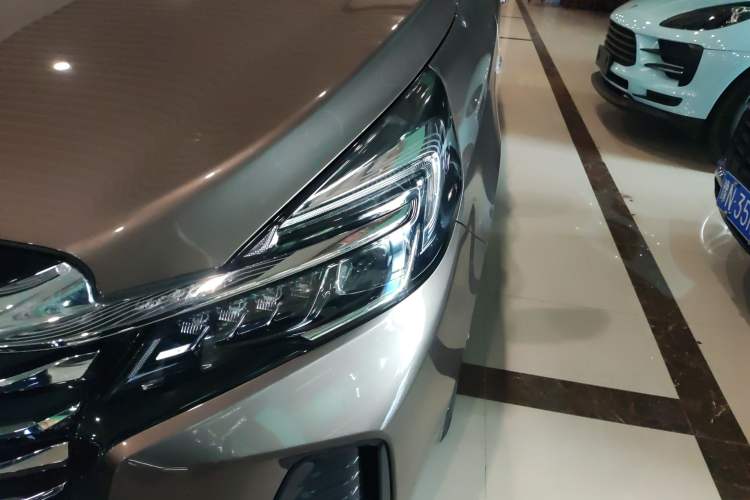 Used Buick GL8 2023 Land Business Class Smart Deluxe Model
