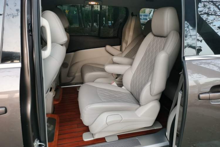 Used Buick GL8 2020 Land Cruiser Executive Class 652T Comfort Model
