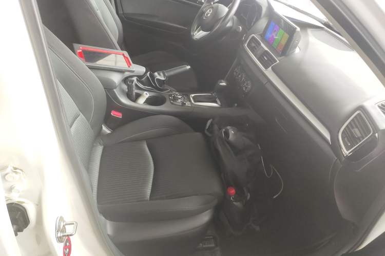 Used Mazda Mazda 3 Axela 2016 Sedan 1.5L Automatic Comfort Model