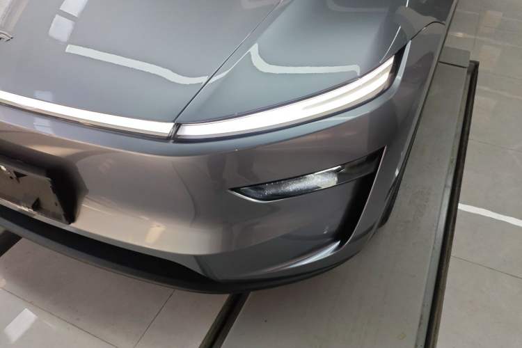 Used Tesla Model Y 2025 Rear-Wheel Drive First Edition