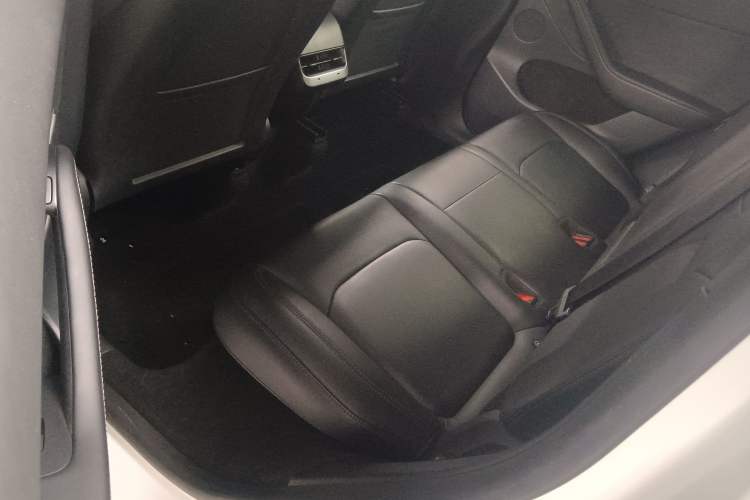 Used Tesla Model Y 2022 Long-Range All-Wheel-Drive Version
