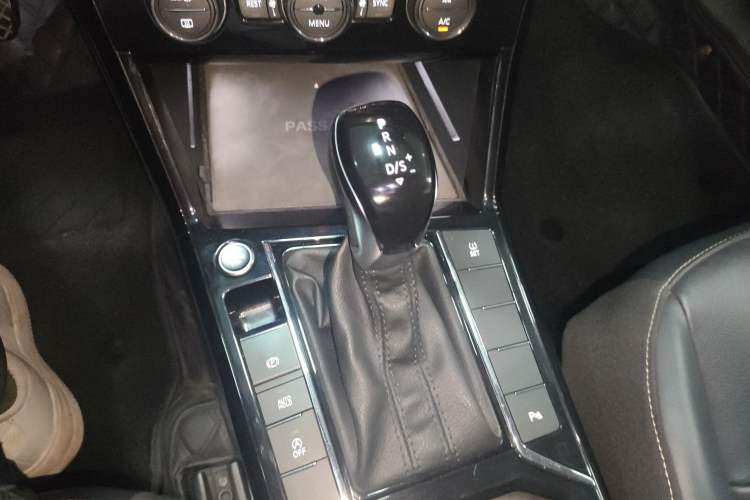 Used Volkswagen Passat 2019 330TSI Elite Edition China VI
