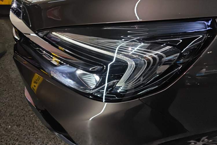 Used Buick GL8 2023 Land Executive Class Comfort Model