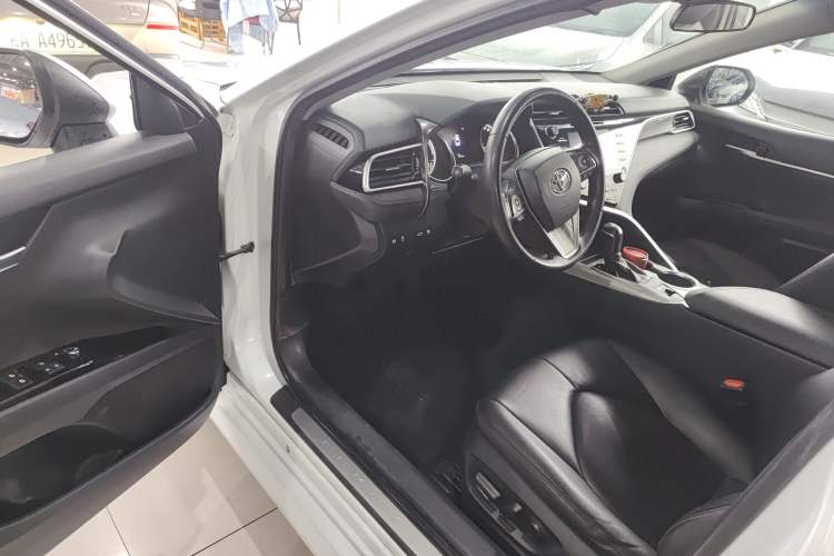 Used Toyota Camry 2018 Dual-Engine 2.5 HG Luxury Edition
