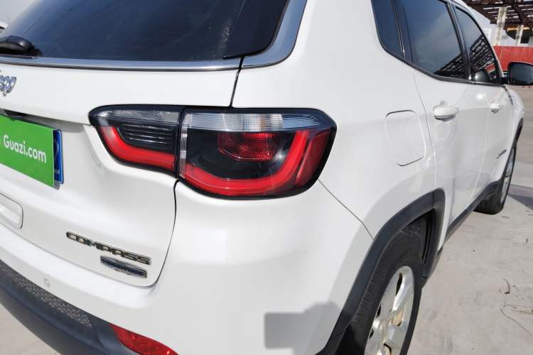 Used  Compass 2017 200T Automatic Family Edition
