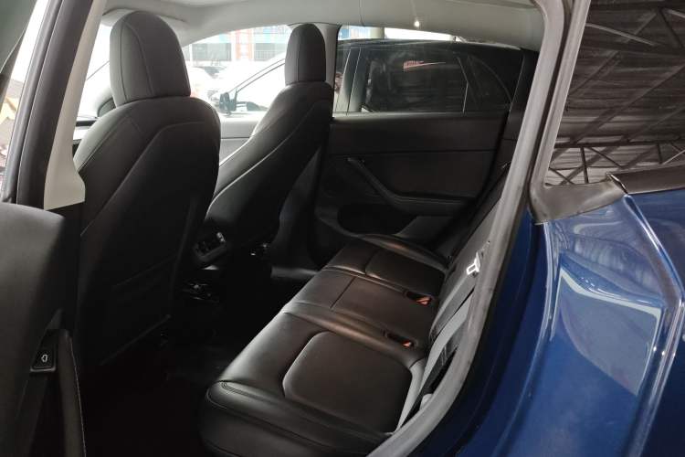 Used Tesla Model Y 2021 Long-Range All-Wheel-Drive Version 3D7
