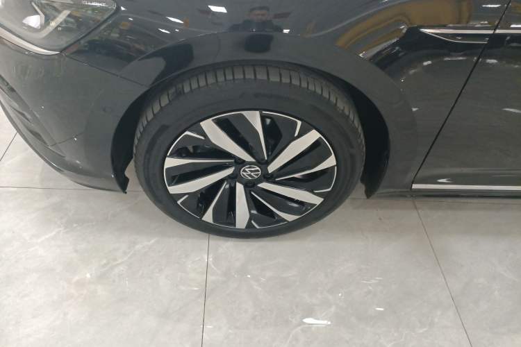 Used Volkswagen Passat 2025 Outstanding Model 380TSI Dragon Glory Edition
