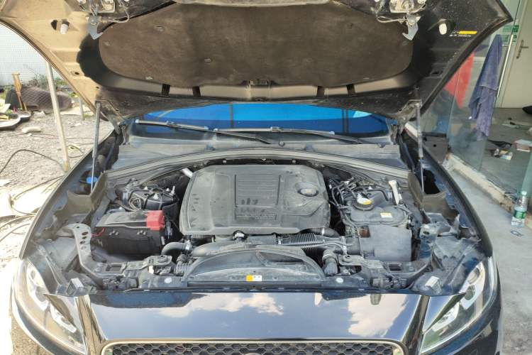 Used Jaguar F-PACE 2018 2.0T Two-Wheel Drive Urban Deluxe Edition
