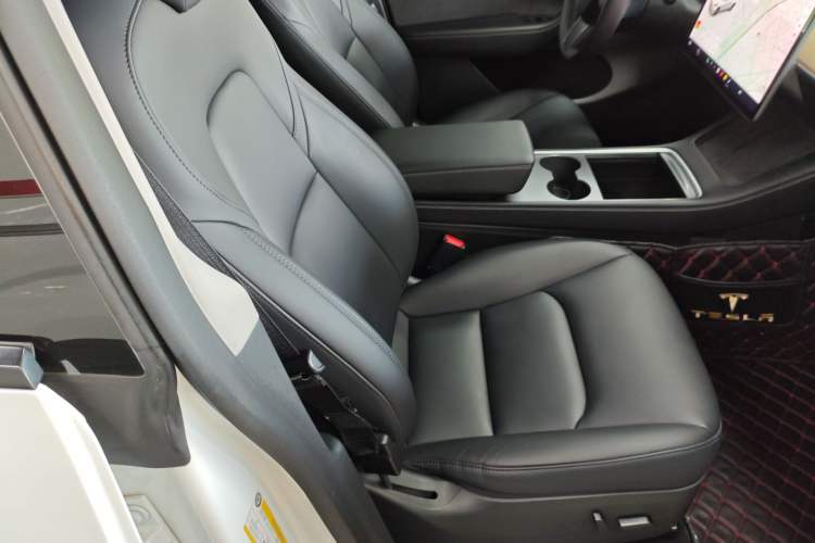 Used Tesla Model Y 2021 Long-Range All-Wheel-Drive Version 3D7