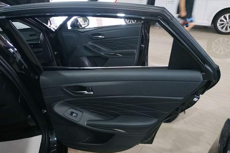 Used Toyota Avalon 2019 2.5L Touring Premium Version China VI Standard
