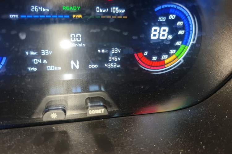 Used Chana Ruixing EM80 2025 Cargo Version Standard 2-Seater 300 km Side-Hinged Doors
