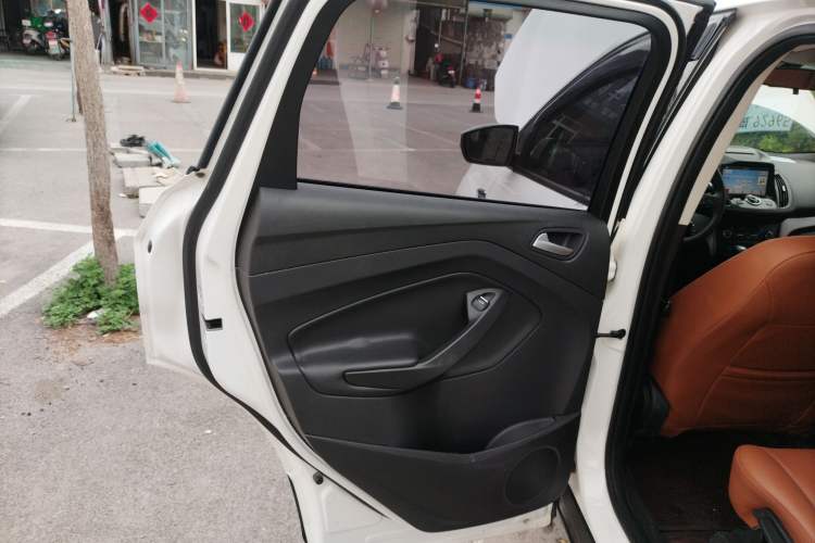 Used Ford Kuga 2017 EcoBoost 180 Two-Wheel-Drive Elite Trim
