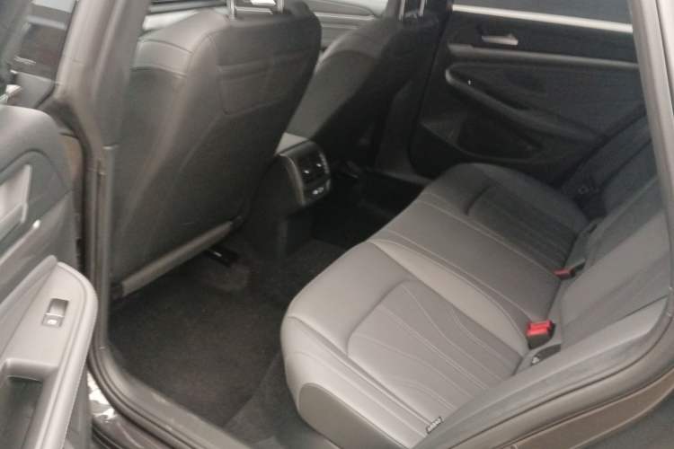 Used Volkswagen Lamando 
