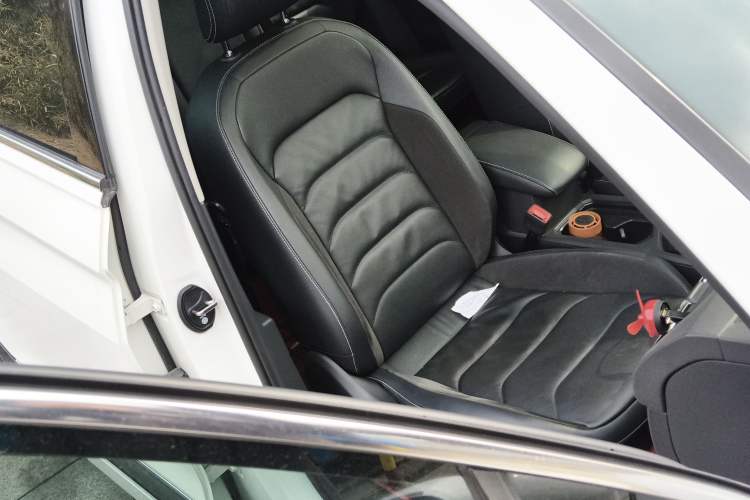 Used Volkswagen Tiguan L 2019 330TSI Automatic Two-Wheel Drive Smart Luxury Version China V Emission Standard