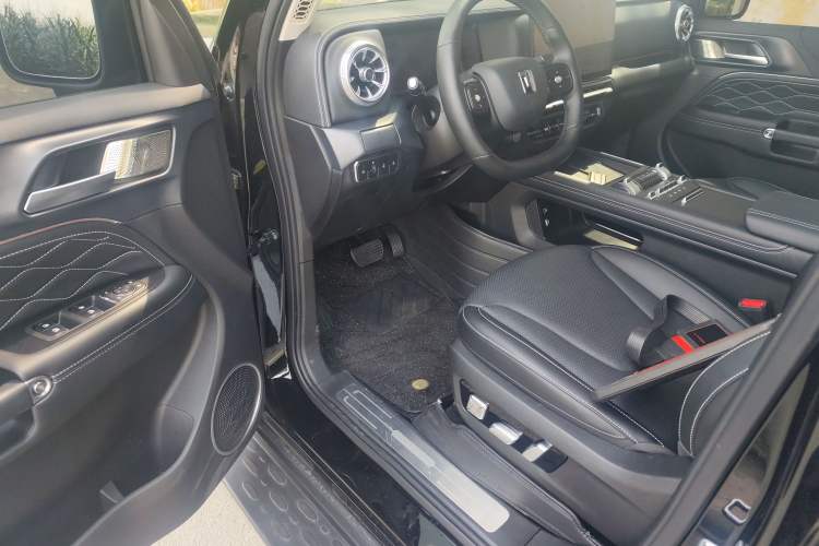 Used Tank 300 New Energy 2025 Hi4-T
