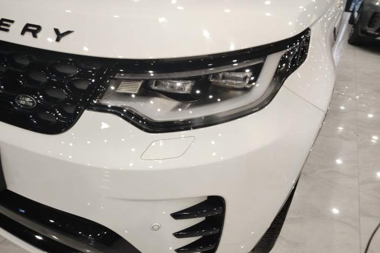 Used Land Rover Discovery 2021 360 PS R-Dynamic SE