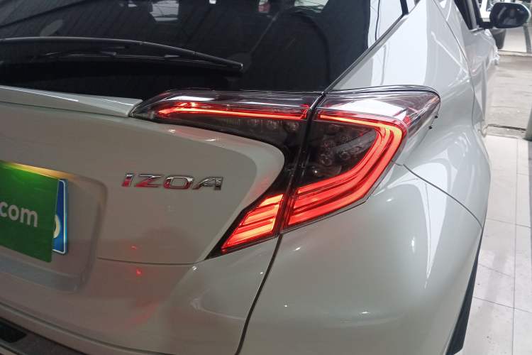 Used Toyota IZOA 2020 2.0L Yichi Version
