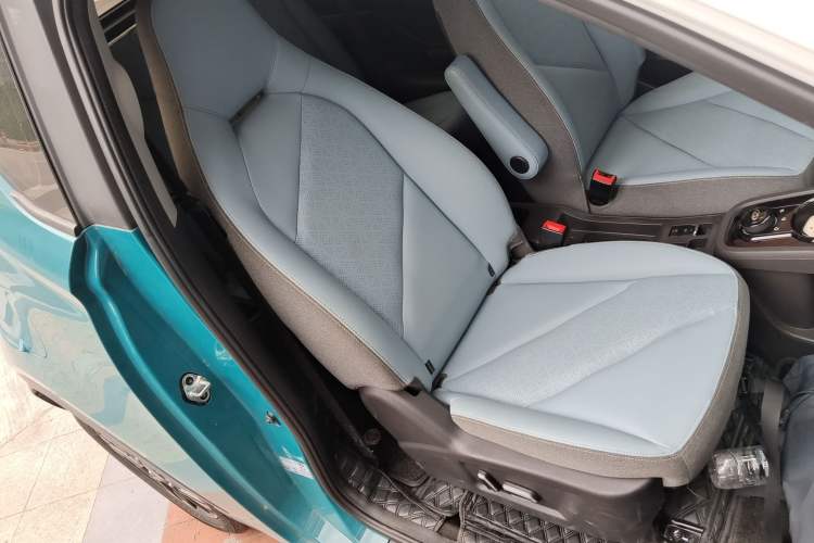 Used Chery Little Ant 2022 Restyled Version Sweet Pink Edition Half-Sugar Version 30.6 kWh 30 kW 301 km
