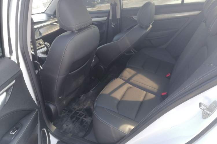 Used Geely Auto Emgrand 2019 Leading Edition 1.5L Manual Luxury Model China VI Standard
