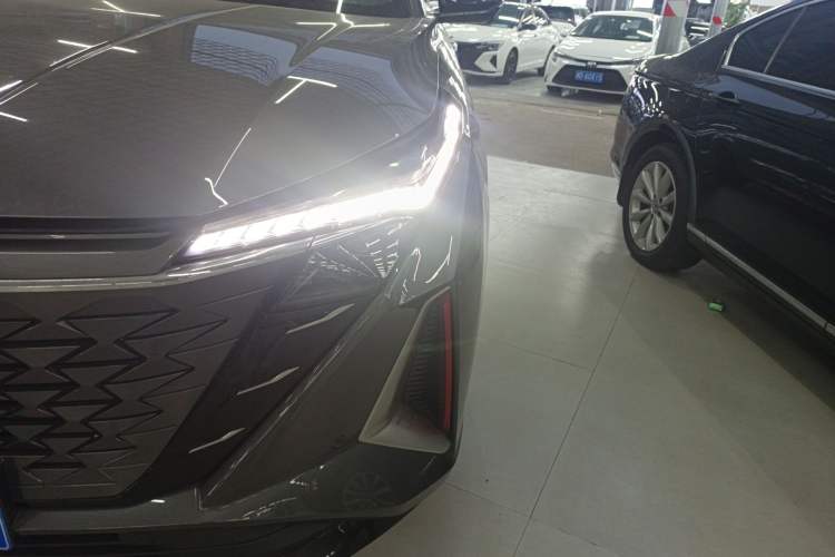 Used Oshan Z6 2022 Blue Whale 1.5T DCT Luxury Model
