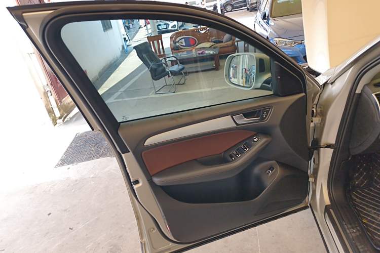 Used Audi Q5 2017 Plus 40 TFSI Technology Model
