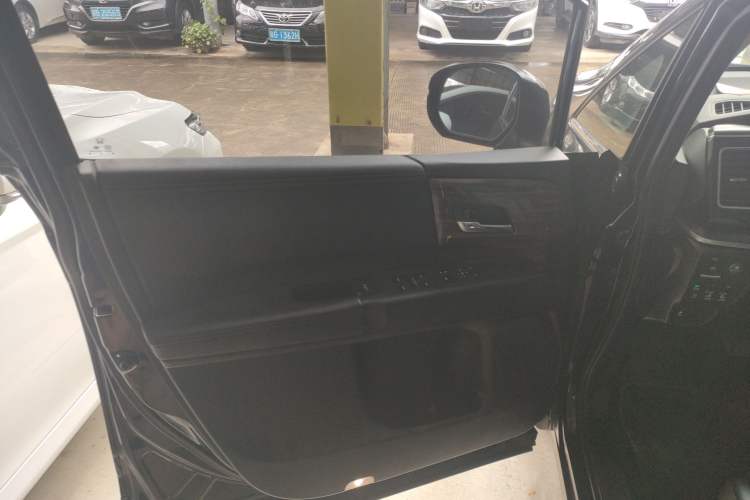 Used Honda Elysion 2016 2.4L Luxury Edition
