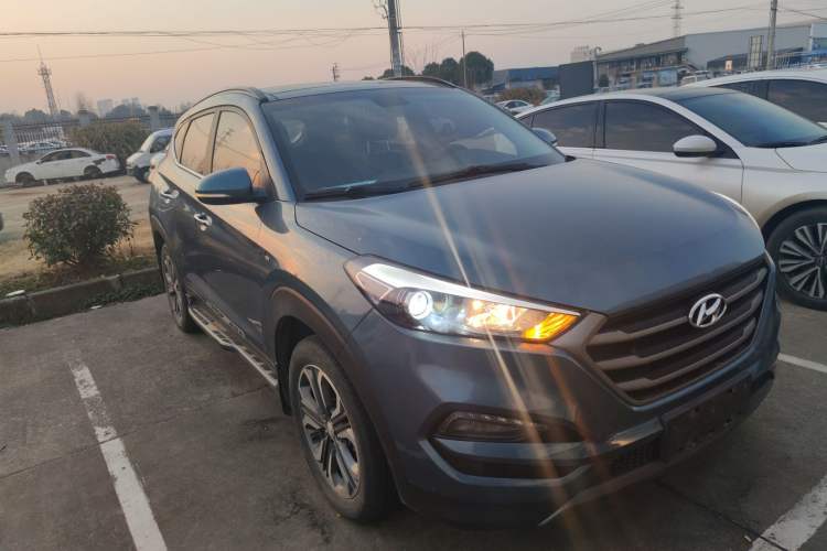 Used Hyundai Tucson 2015 1.6T Dual-Clutch Two-Wheel-Drive Leading Model
