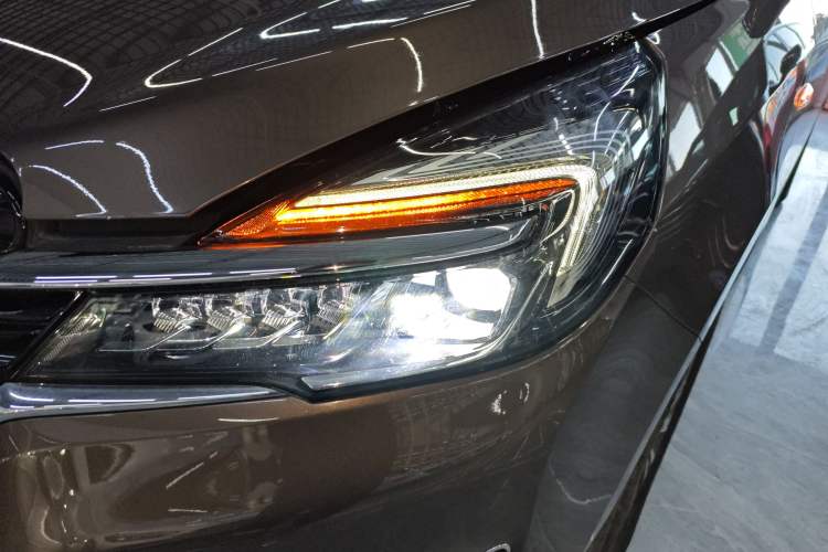 Used Buick GL8 2022 Land Cruiser Executive Class 652T Comfort Model
