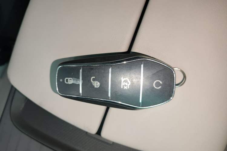 Used BYD Han 2025 EV with 701 km of Laser Radar-Enabled Intelligent Driving
