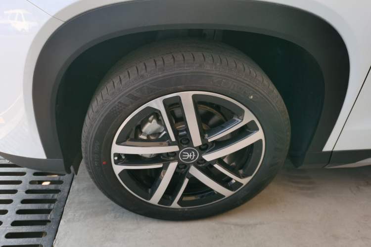 Used BYD Song L DM-i 2024 112 km Leading Edition
