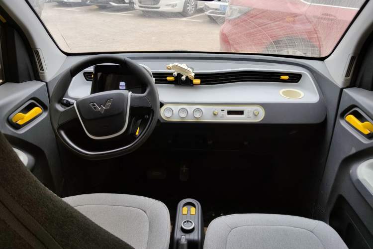 Used Wuling Hongguang MINIEV 2022 Macaron Premium Model – Lithium Iron Phosphate
