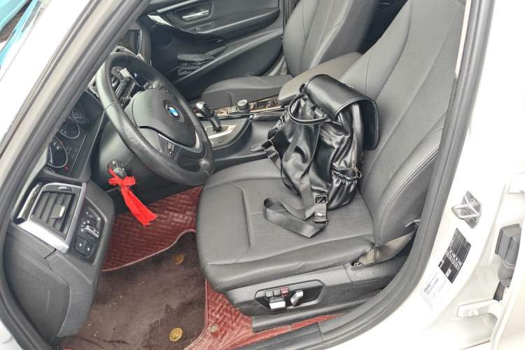 Used BMW 3 Series 2017 320Li Fashion Model
