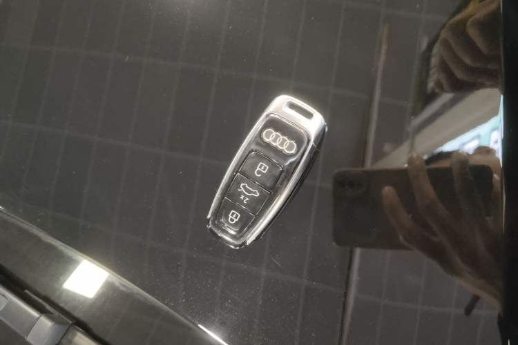 Used Audi e-tron 2019 55 quattro Technology Edition
