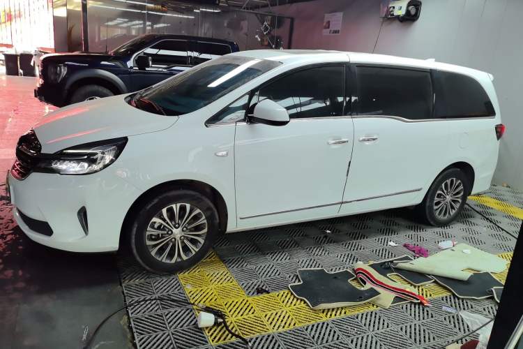 Used Buick GL8 2021 Land Cruiser Executive Class 652T Luxury Model