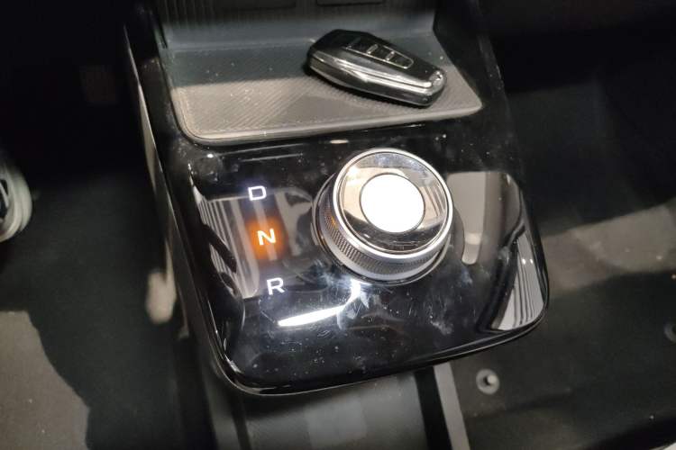 Used Geometry E Firefly 2024 301km Flowing Light
