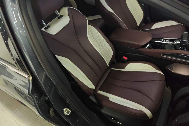 Used Geely Auto Monjaro L 2024 2.0TD High-Power Automatic Two-Wheel Drive Yunqi Version
