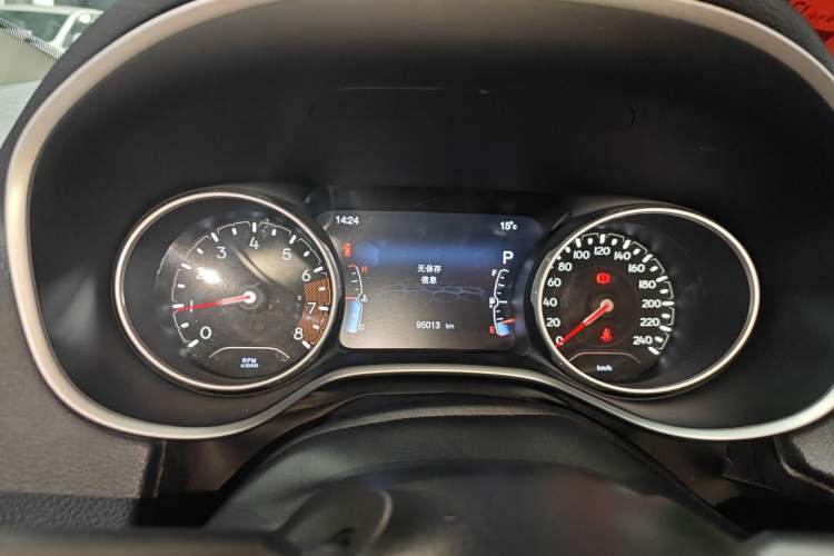 Used  Compass 2017 200T Automatic Family Edition
