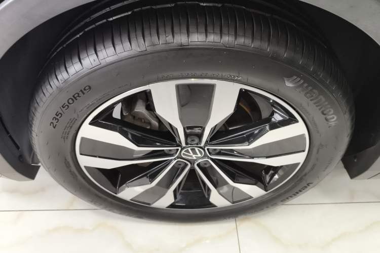 Used Volkswagen Tiguan L 2022 330TSI Automatic Two-Wheel Drive R-Line Enhanced Edition
